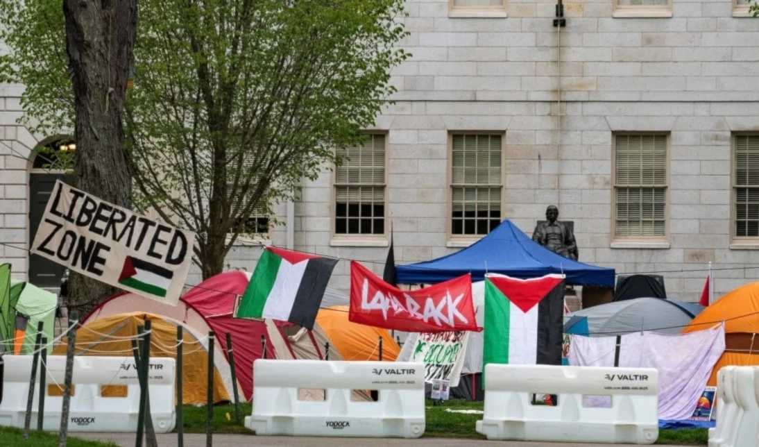 Los alumnos se comprometieron a desmantelar el campamento de protesta, pero aseguraron que continuarán la lucha por otros medios.