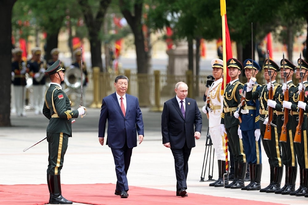 Xi Jinping dio la bienvenida a Vladimir Putin en el Gran Salón del Pueblo en Beijing.