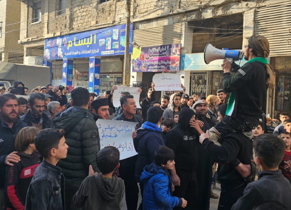 Protestas populares contra Al-Goulani en Idlib y Alepo.