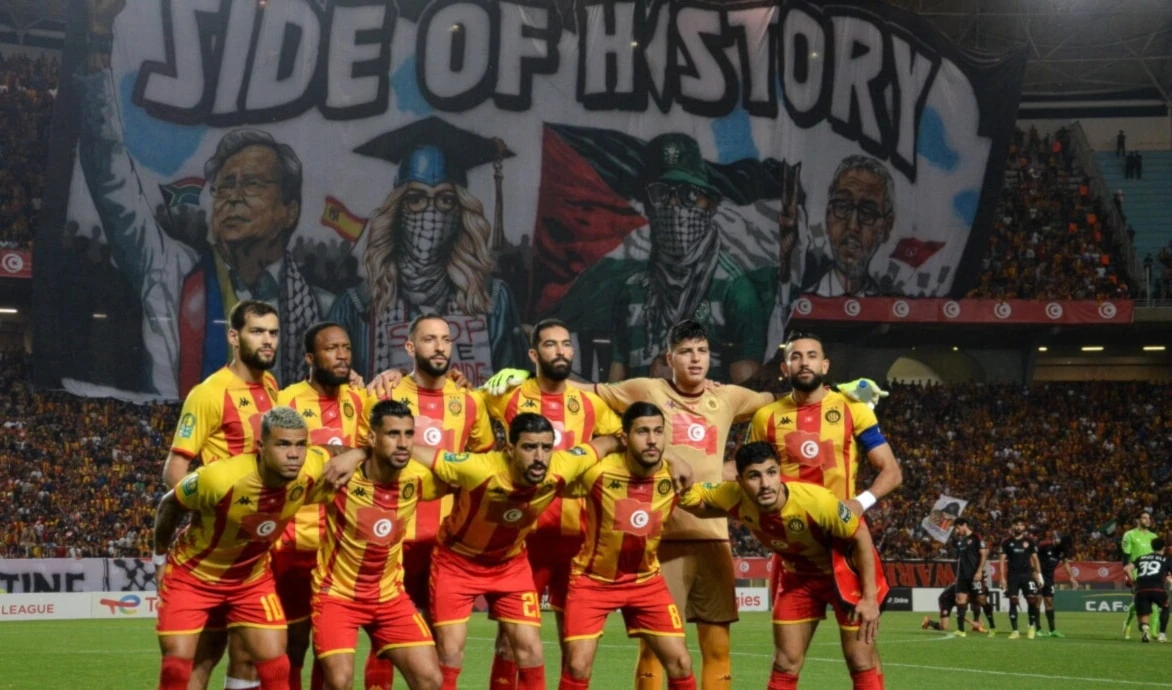 Mensajes de solidaridad con Palestina desde club Espérance de Túnez.