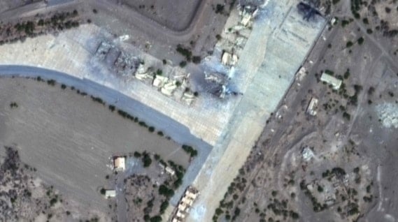 EE.UU. y Reino Unido atacan aeropuerto de Hodeidah en Yemen.