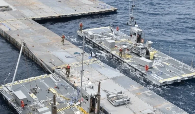 Muelle marítimo construido por Estados Unidos en Gaza.