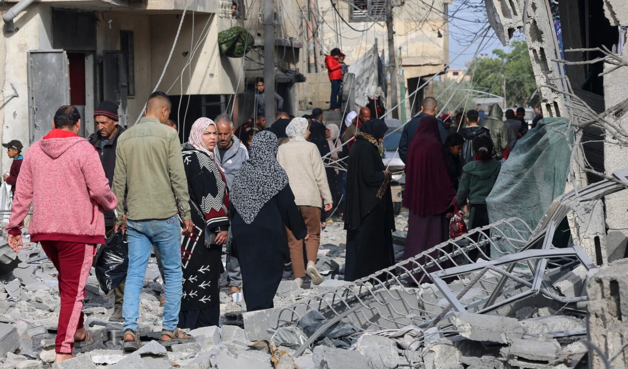 "Israel" desplazó a 810 mil palestinos de Rafah en solo dos semanas. "Israel" desplazó a 810 mil palestinos de Rafah en solo dos semanas.