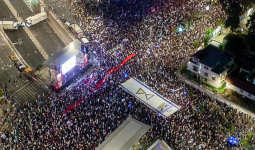 Colonos israelíes protestan en “Tel Aviv”, Jerusalén y Haifa