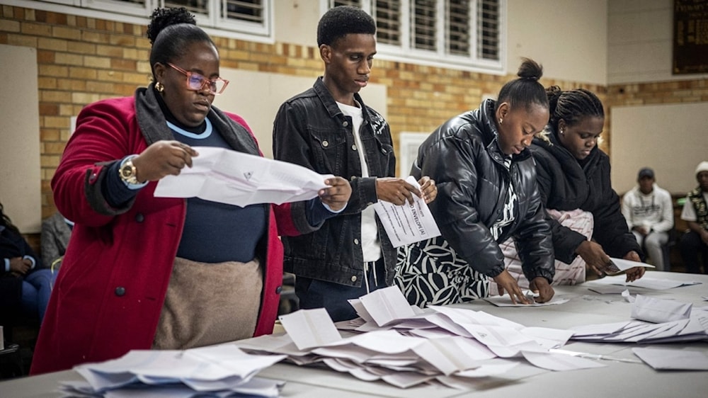 Mesas electorales culminan el conteo de votos.