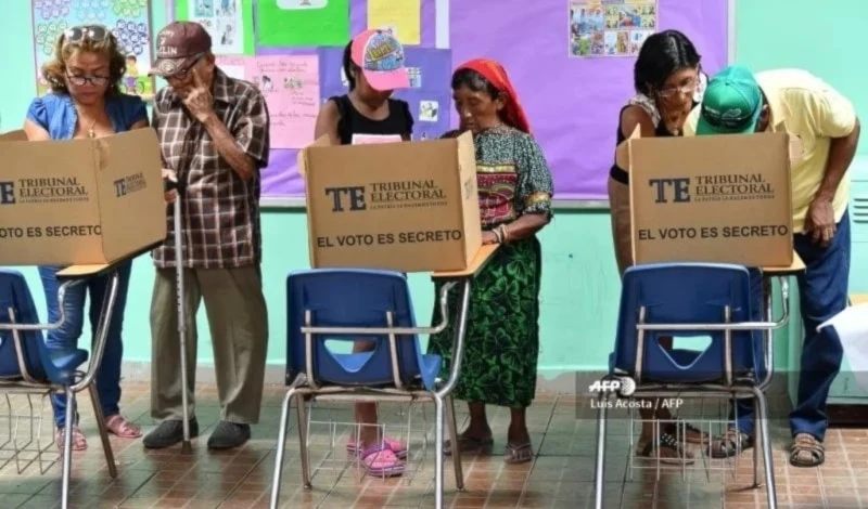 Votantes panameños. Votantes panameños.