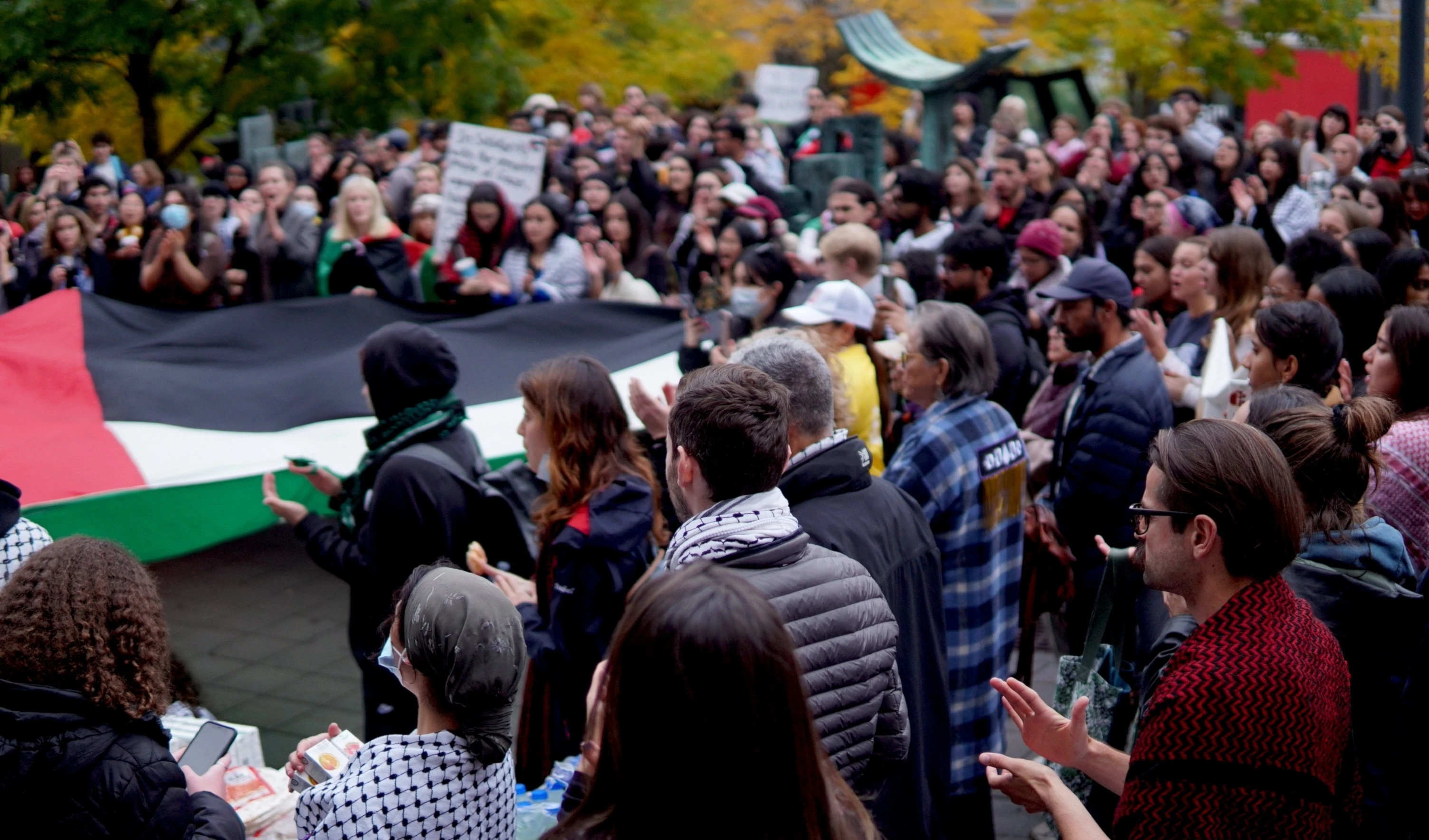 Universitarios en Canadá suman sus voces a la revuelta internacional