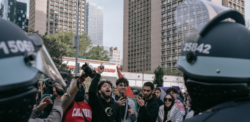 La policía newyorkina intentó evitar la manifestación. 