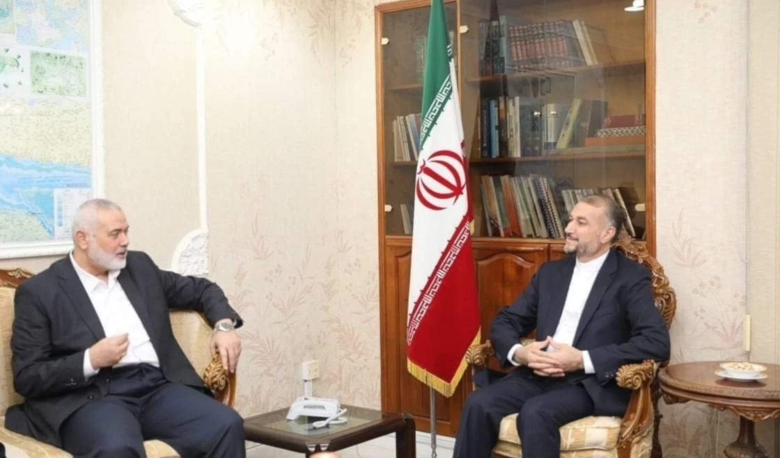 El jefe del Buró Político de Hamas, Ismail Haniyeh, y el ministro de Relaciones Exteriores de Irán, Hossein Amir Abdullahian durante un encuentro reciente.
