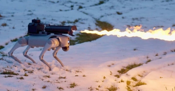 Empresa de EE.UU. vende robot lanzallamas y genera preocupación