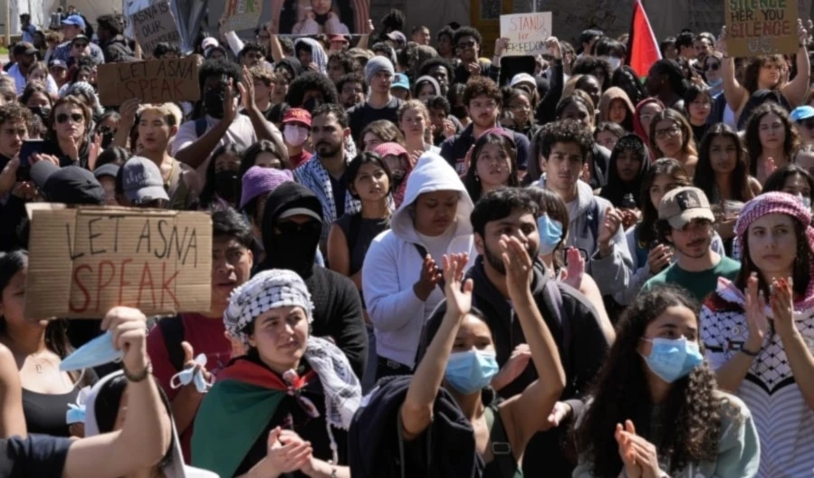 Estudiantes universitarios en EE. UU. expresan solidaridad con el pueblo de Palestina. Estudiantes universitarios en EE. UU. expresan solidaridad con el pueblo de Palestina.