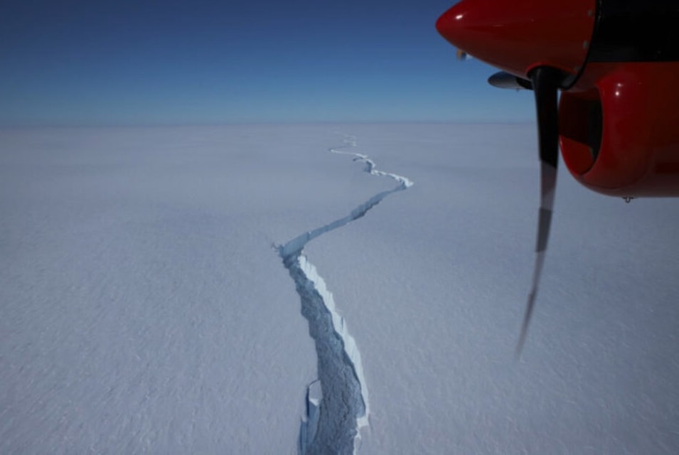 Iceberg de 380 kilómetros cuadrados se desprende de la Antártida. Foto: British Antarctic Survey.