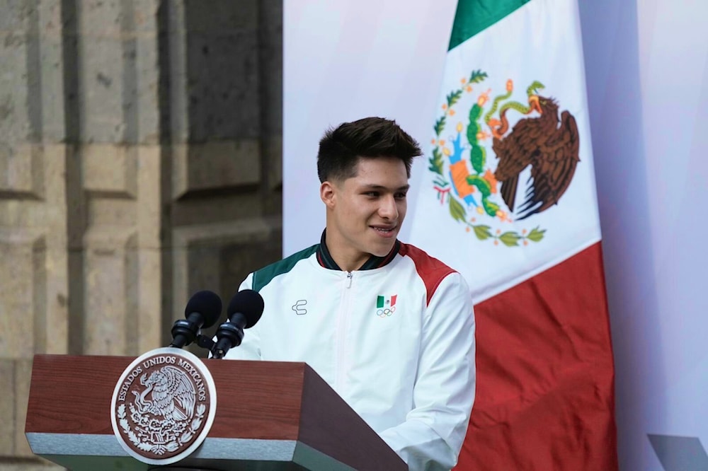 Presidente de México abandera delegación olímpica a París 2024.