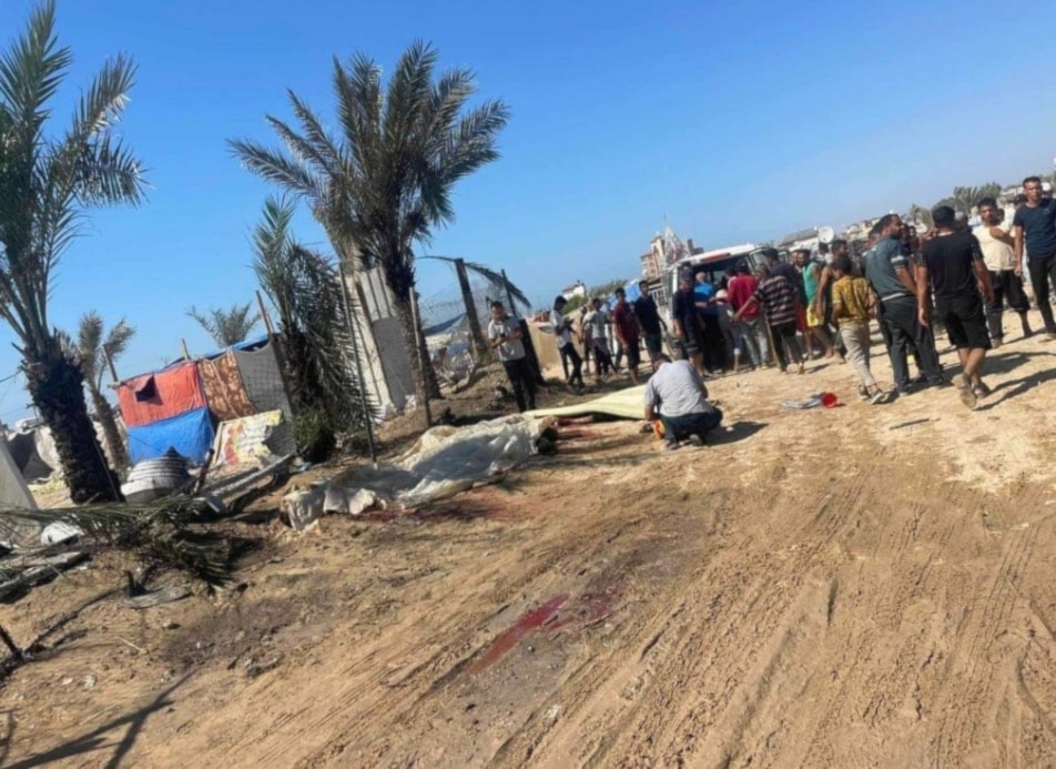 Ejército israelí bombardeó casas de campañas de los desplazados en los suburbios de Rafah.