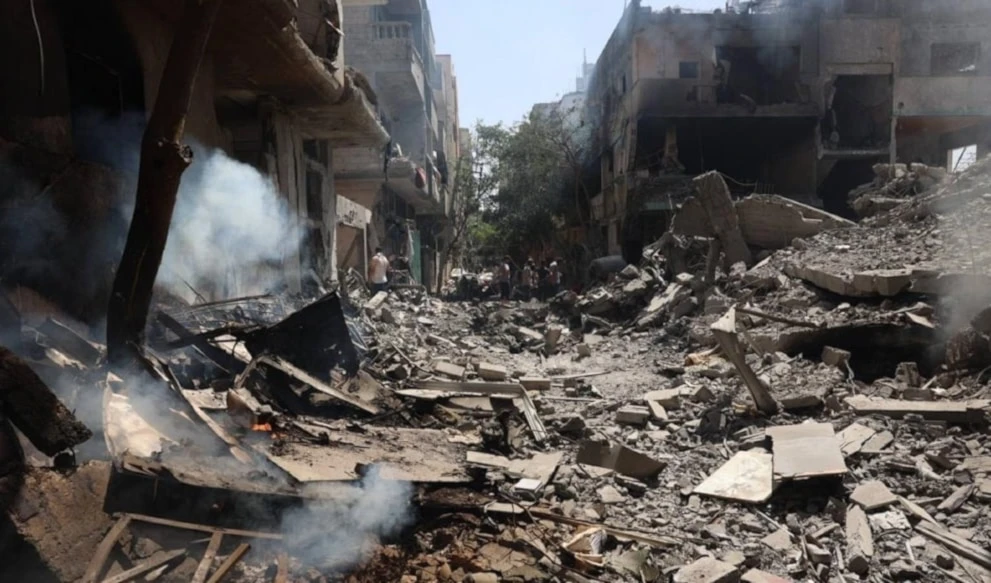 Mártires y heridos en la agresión de la ocupación en el centro y norte de la Franja de Gaza.