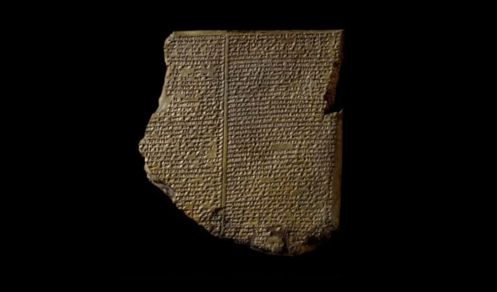 Tabla 11 de la Epopeya de Gilgamesh. Foto: Museo Británico.