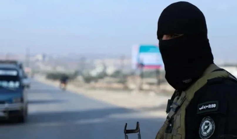Efectivo del grupo terrorista Hayat Tahrir al-Sham.