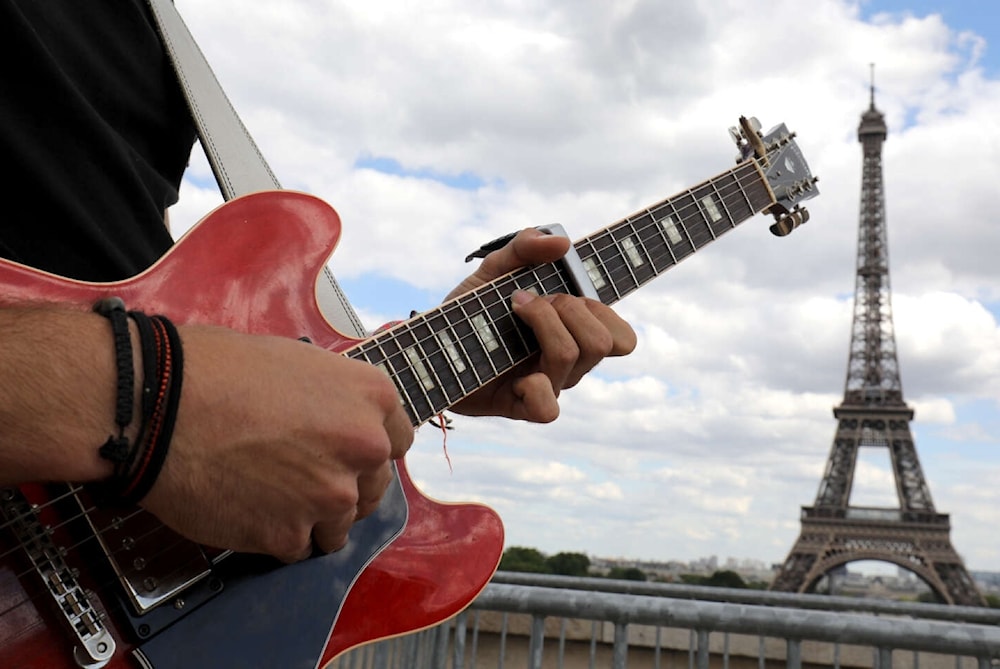 Francia celebra el día más largo con un festival musical. Foto: AFP. 