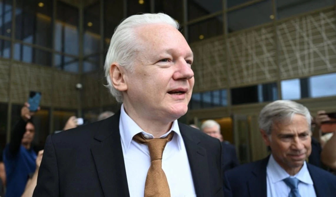 Assange acordó destruir material clasificado inédito Assange acordó destruir material clasificado inédito