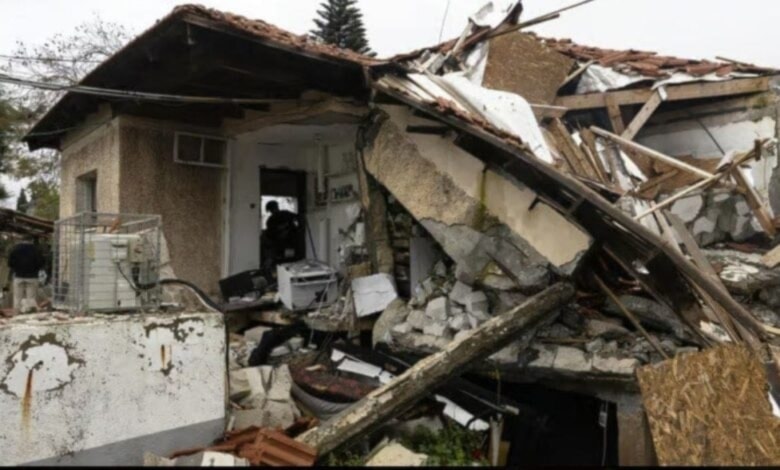 Vivienda destruida por el impacto de los misiles de Hizbullah.