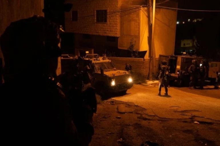 Israelische Streitkräfte während des Angriffs auf mehrere Gebiete im besetzten Westjordanland.