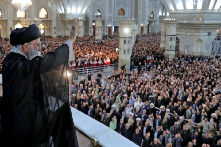 Sayyed Ali Khamenei afirmó que próximos comicios del 28 de junio representan un gran desafío para el país y llamó a la participación popular.