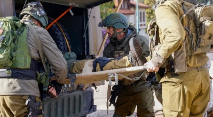 Evacuan a soldados israelíes heridos en Gaza.