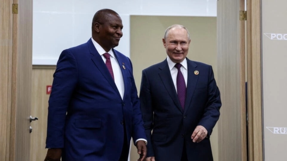 Presidentes de Rusia y Centroafricana sostienen encuentro en San Petersburgo. 28 de julio 2023 (AFP)