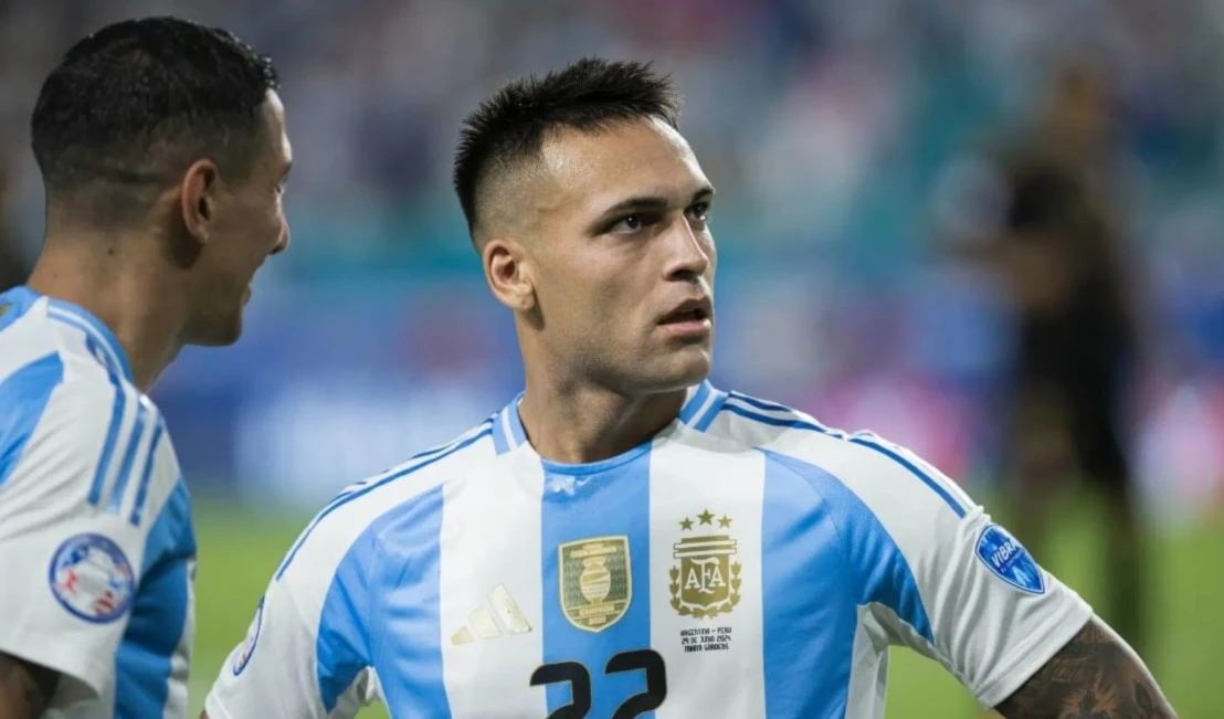 Argentino Lautaro Martínez acapara elogios en Copa América de fútbol.