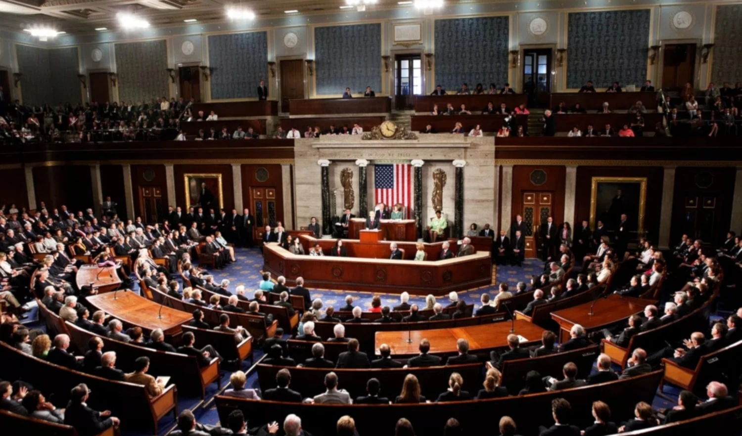 La Cámara de Representantes sancionó el proyecto de ley por una mayoría de 247 votos, frente a 155 en contra. La Cámara de Representantes sancionó el proyecto de ley por una mayoría de 247 votos, frente a 155 en contra.