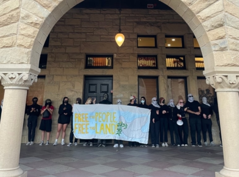 EStudiantes de la Universidad de Stanford protestas contra la masacre en Gaza.