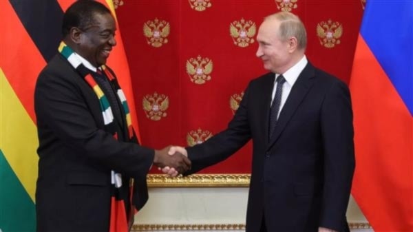 Encuentro entre el presidente de Rusia, Vladimir Putin, y su homólogo de Zimbabue, Emmerson Dambudzo Mnangagwa.