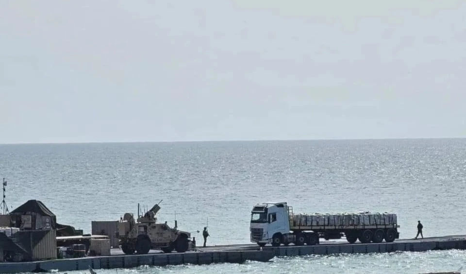 Muelle construido por EE. UU. frente a las costas de Gaza.