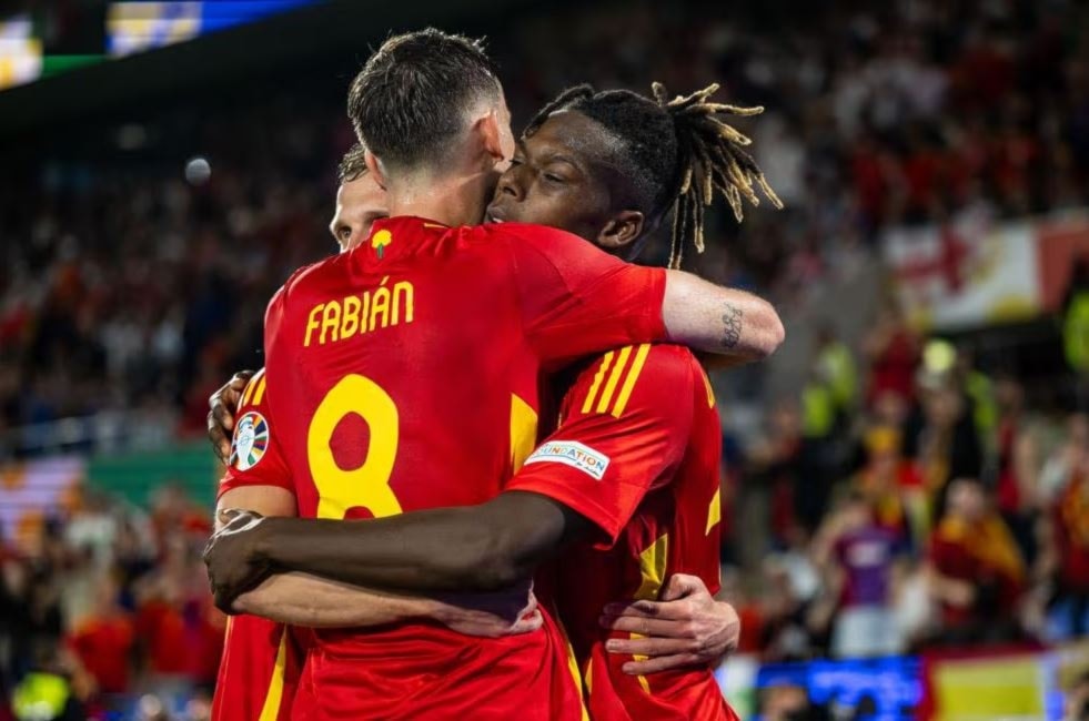 España e Inglaterra avanzan a cuartos de final en Eurocopa de fútbol.