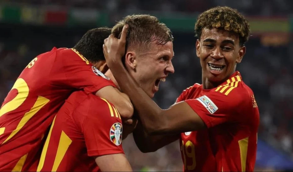 España remonta y disputará final de la Eurocopa de fútbol.