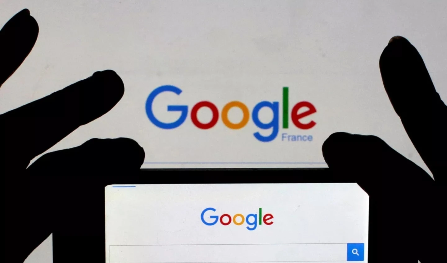 Google duplica emisiones de carbono por uso de la IA. Foto: AP.