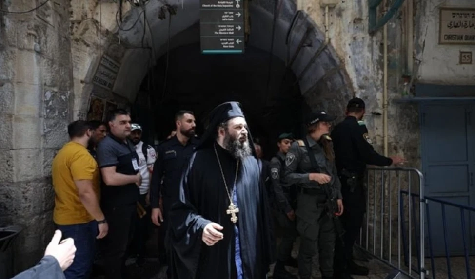 Clérigo cristiano en Jerusalén.