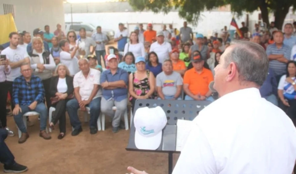 Desarrollan comando de campaña del opositor venezolano Edmundo García Desarrollan comando de campaña del opositor venezolano Edmundo García