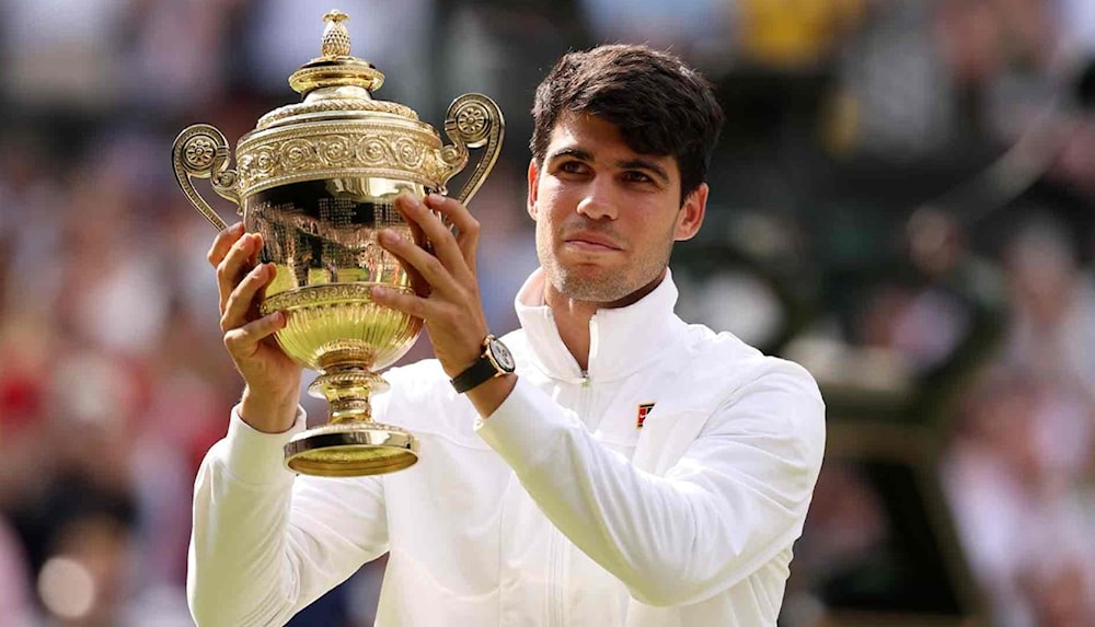 Español Alcaraz reina en tenis de Wimblendon.