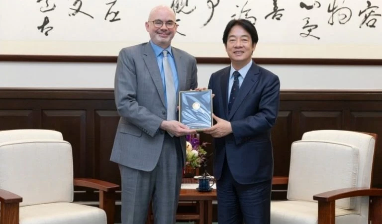 Enviado especial de EE.UU. a Taiwán promete un fuerte apoyo militar Enviado especial de EE.UU. a Taiwán promete un fuerte apoyo militar