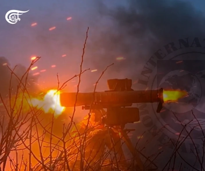 La campaña de reelección de Biden prevé más muertes en Ucrania mientras el FMI estrangula la economía(Ilustrado por Hadi Dbouk para Al Mayadeen English)