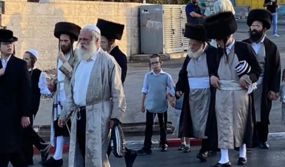 Consejo de rabinos sabios llama a ignorar órdenes del “ejército” israelí.