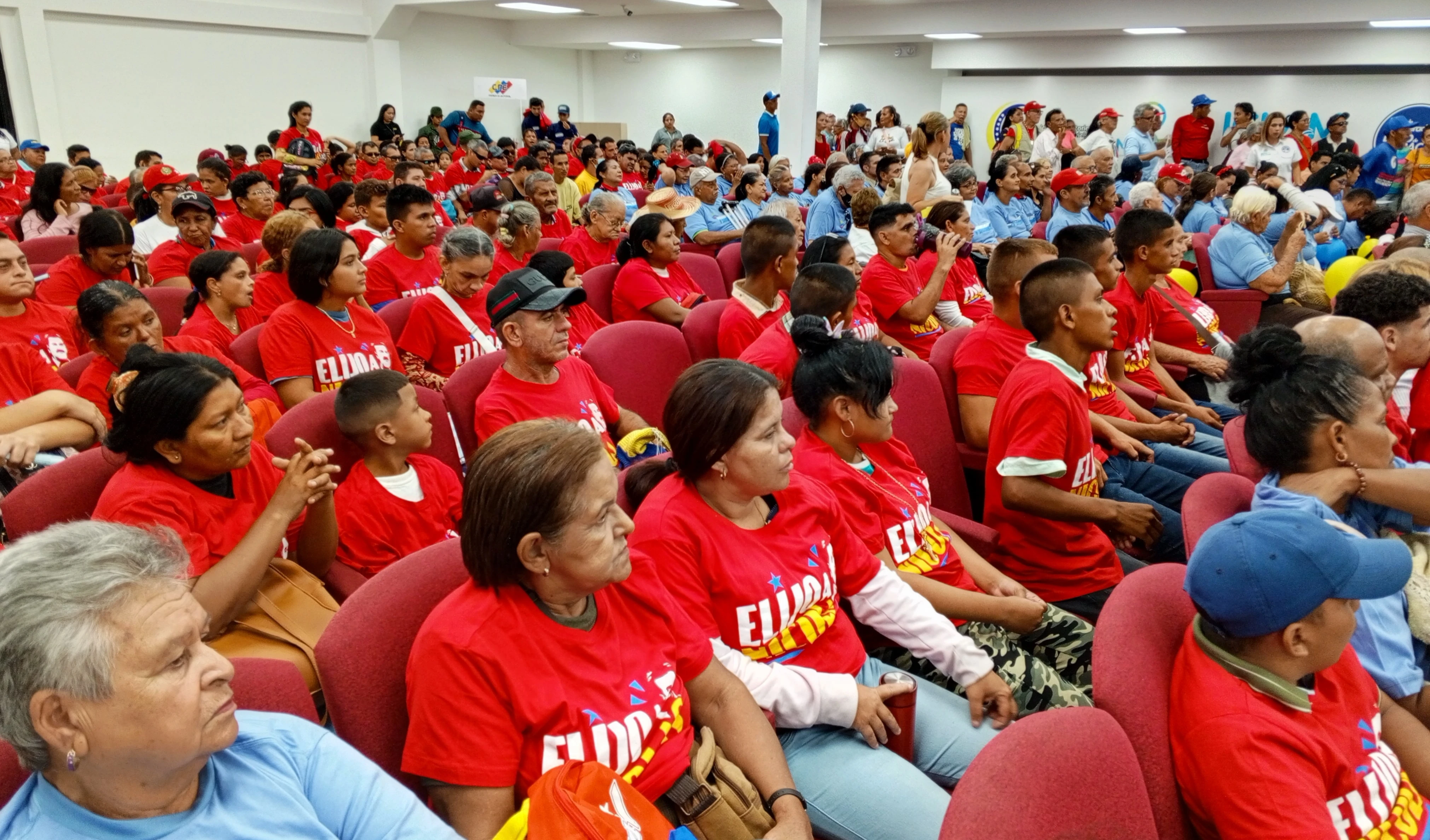 Personas con discapacidad en Zulia apoyan reelección de Nicolás Maduro