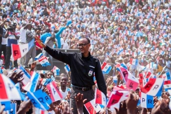 El presidente de Ruanda, Paul Kagame, en un encuentro con sus partidarios