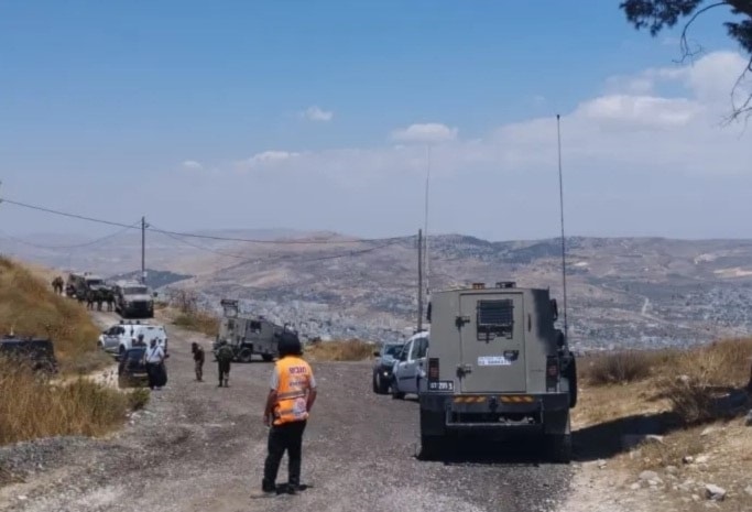 Lugar donde el colono israelí recibió un tiro realizado a larga distancia.