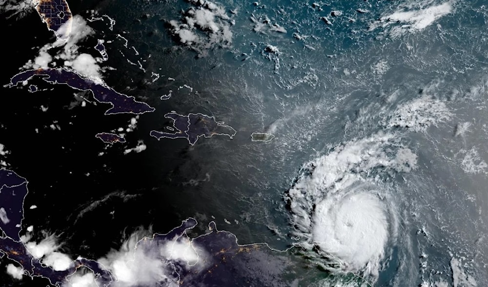 Huracán Beryl alcanza categoría cinco en sureste del Caribe 