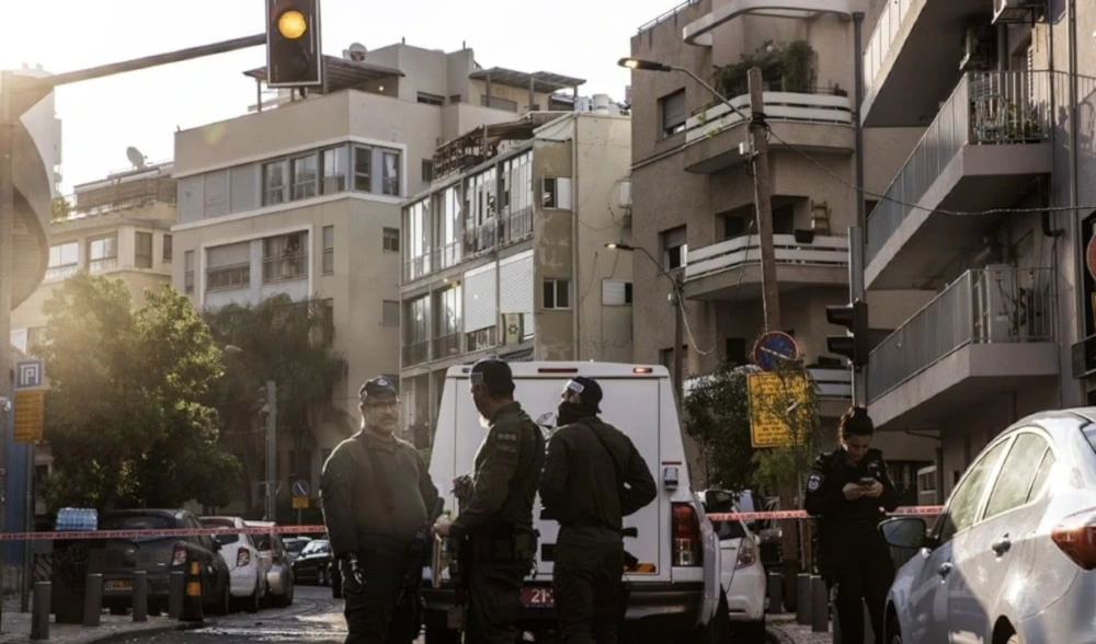 Fuerzas de ocupación cerraron el lugar de la explosión en "Tel Aviv" el 19 jul 2024 (Foto: Getty Images)