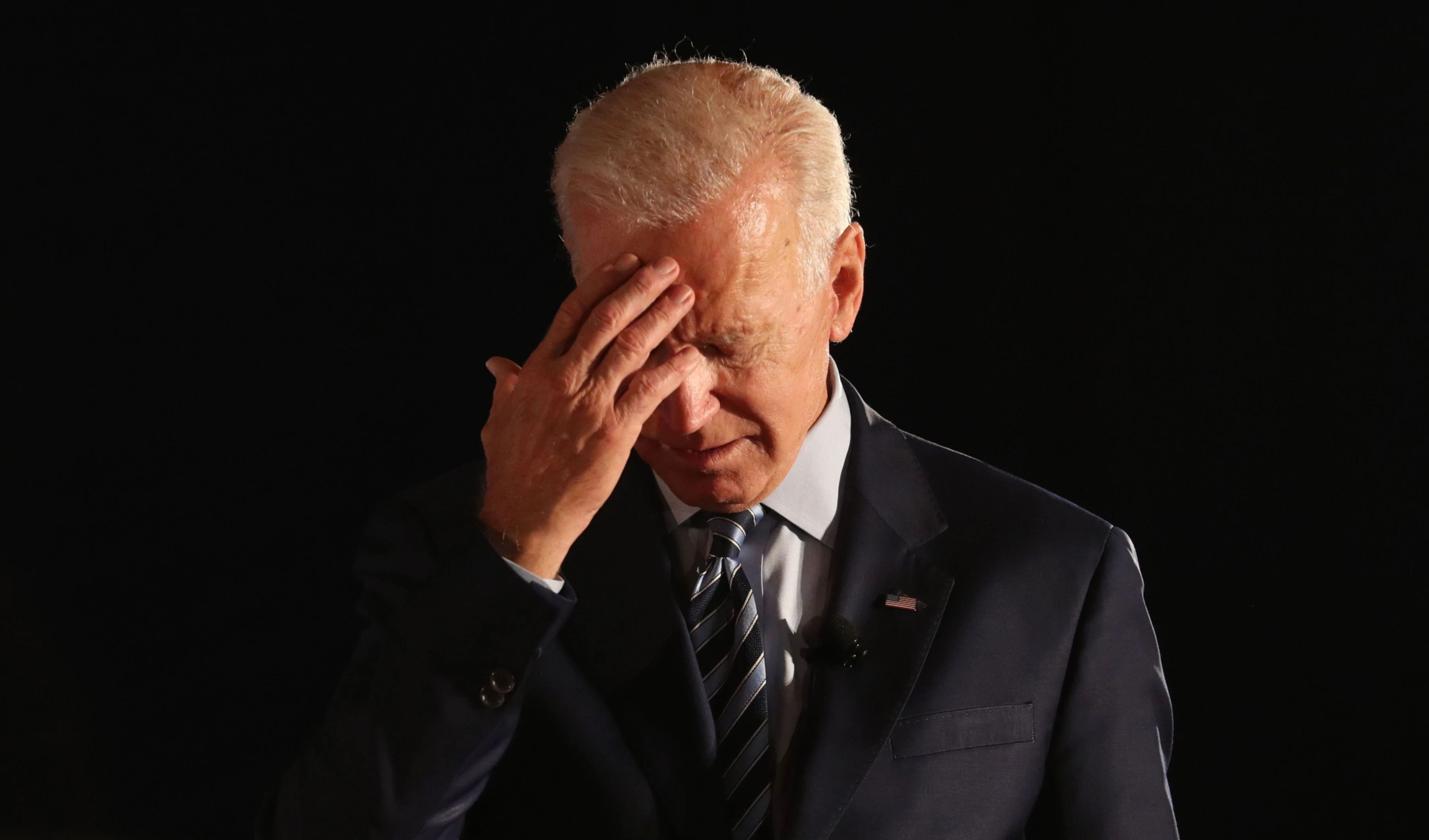 Joe Biden enfrenta violentas presiones para que se retire de la carrera presidencial para un segundo mandato..