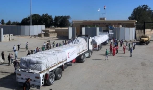 Ayuda humanitaria en el cruce de Rafah en Gaza