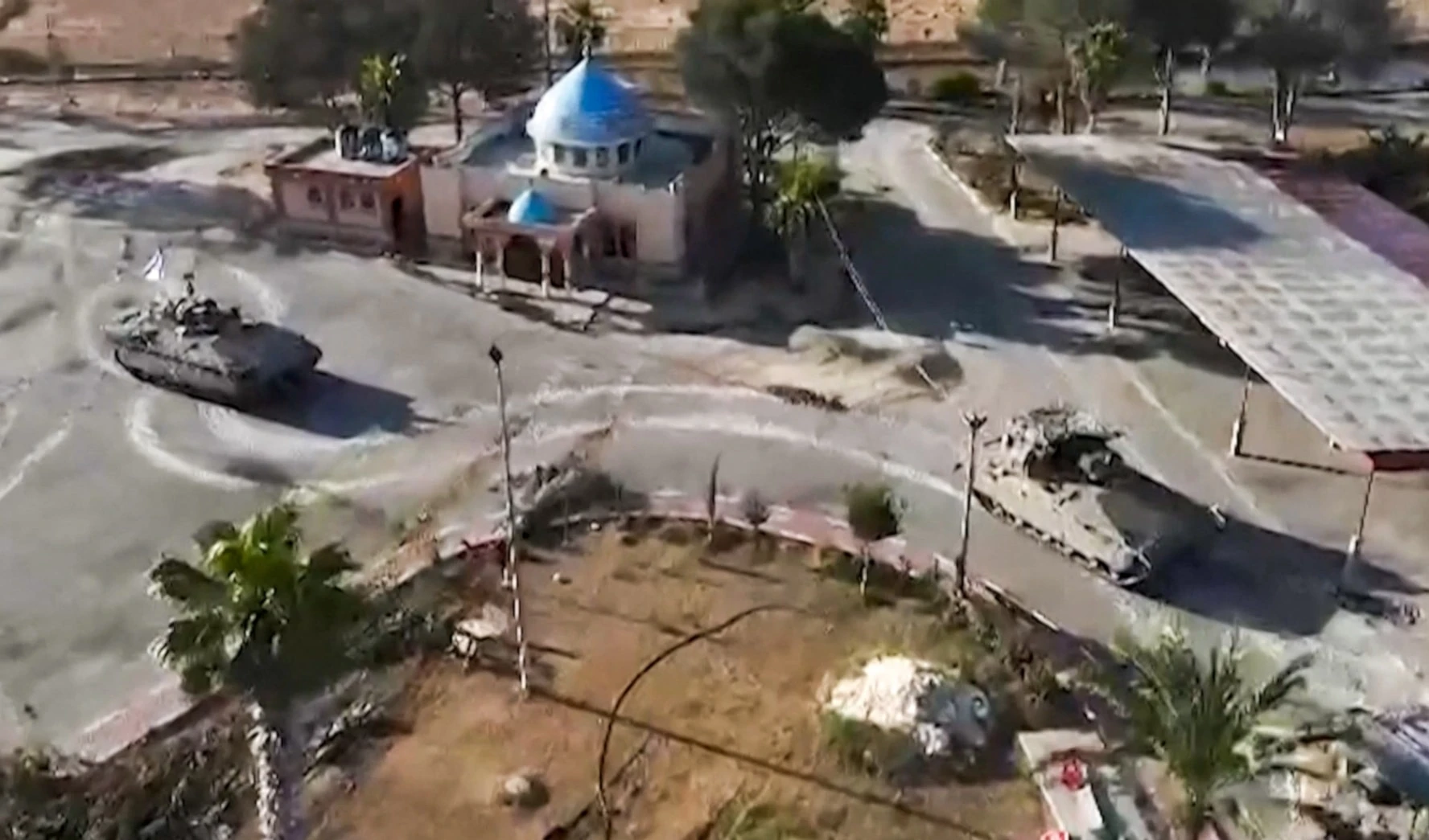 Tanques del ejército israelí en el cruce de Rafah el 7 de mayo 2024. Foto: AFP